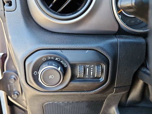 Used 2020 Jeep Wrangler Unlimited Sport S AWD/4WD image 21