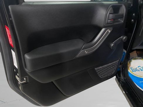 Used 2013 Jeep Wrangler Unlimited Sport AWD/4WD image 14