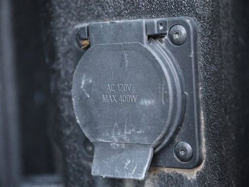 Used 2022 Chevrolet Silverado 1500 LT w/ Protection Package image 11