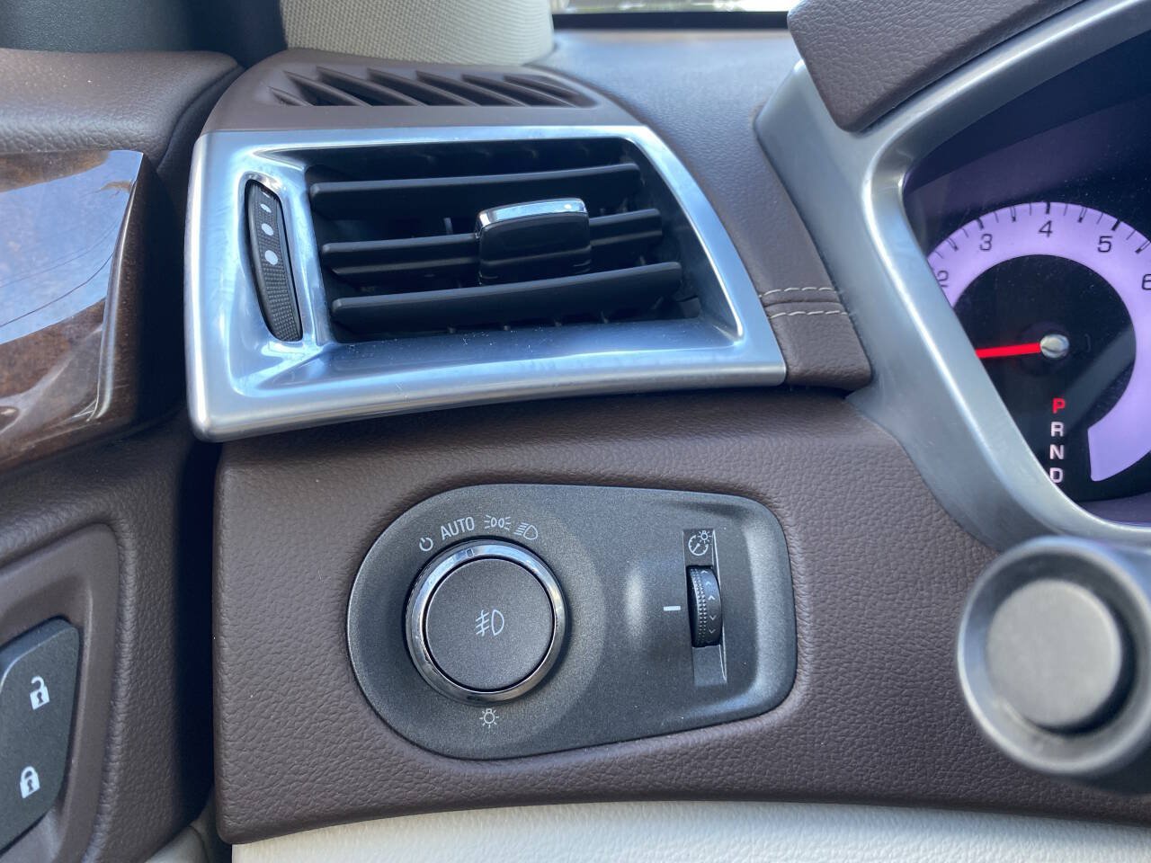 Used 2012 Cadillac SRX Performance FWD image 32