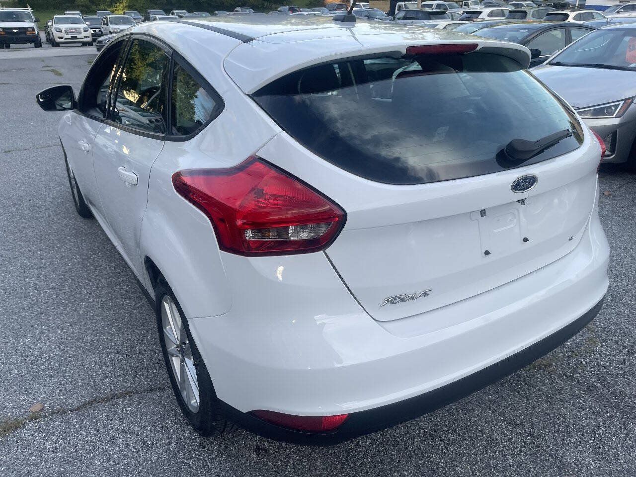 Used 2015 Ford Focus SE FWD image 6