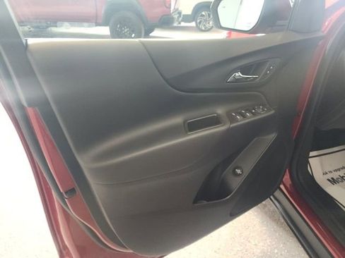 Used 2023 Chevrolet Equinox LT AWD/4WD image 10