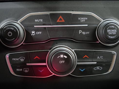 Used 2023 Dodge Charger SXT w/ Blacktop Package image 19