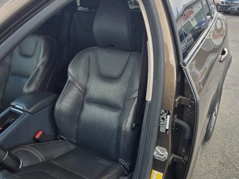 Used 2015 Volvo V60 T5 Cross Country AWD/4WD image 9