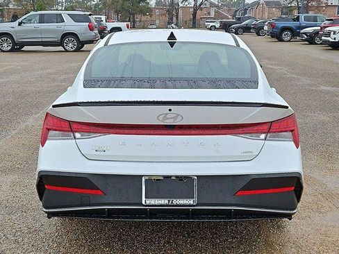 New 2025 Hyundai Elantra SEL image 6