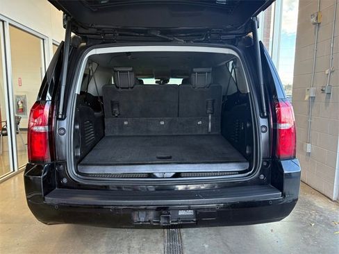 Used 2019 Chevrolet Suburban LT image 15