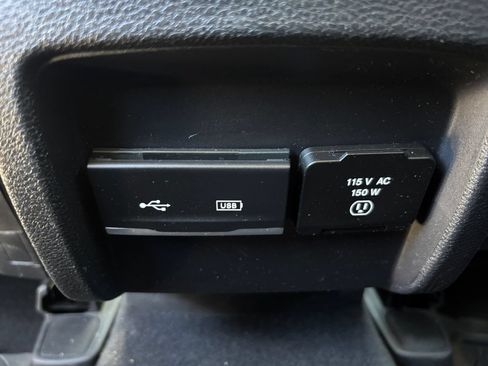 Used 2020 Jeep Cherokee Limited AWD/4WD image 25