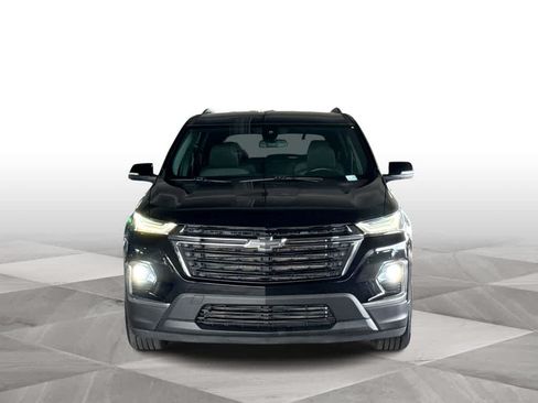 Used 2023 Chevrolet Traverse LT FWD image 3