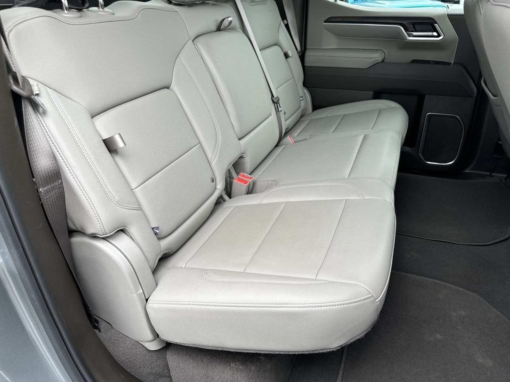 Used 2025 GMC Sierra 1500 SLT AWD/4WD image 23