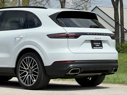 Certified 2023 Porsche Cayenne AWD/4WD image 9