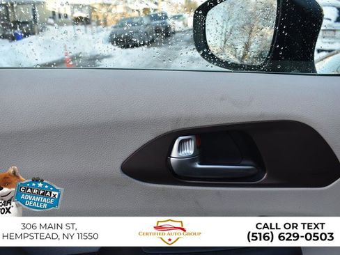 Used 2024 Chrysler Voyager LX image 12