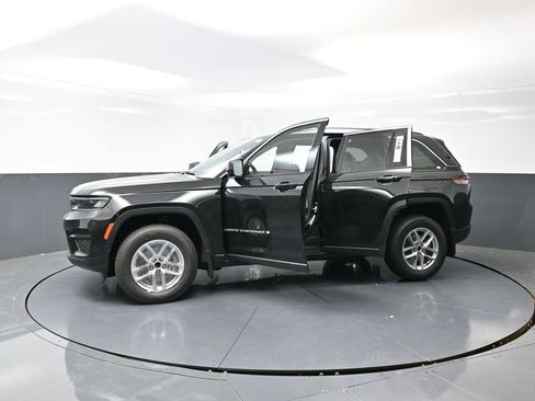 New 2025 Jeep Grand Cherokee Laredo X w/ Luxury Tech Group I image 52