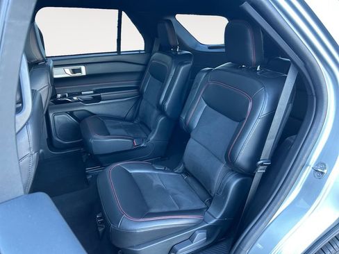 Used 2023 Ford Explorer ST-Line AWD/4WD image 11