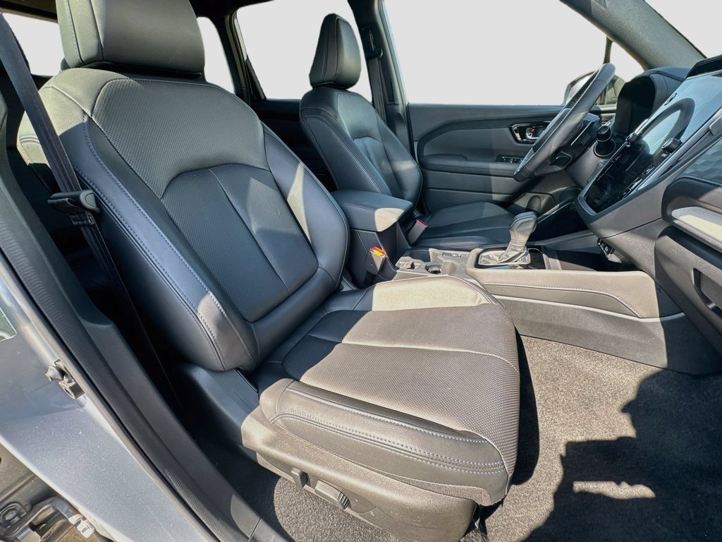 Used 2025 Subaru Forester Limited AWD/4WD image 37