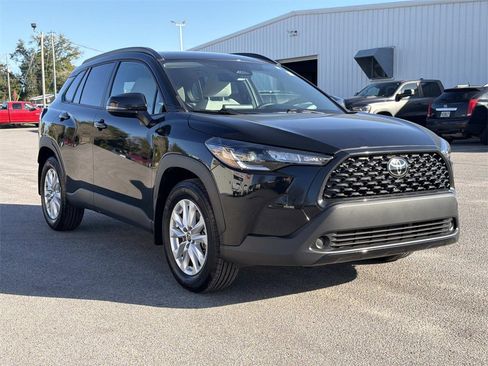 Used 2024 Toyota Corolla Cross LE image 7