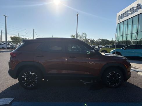 Used 2021 Chevrolet TrailBlazer LT w/ Convenience Package FWD image 8