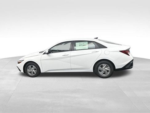 New 2026 Hyundai Elantra SE image 5