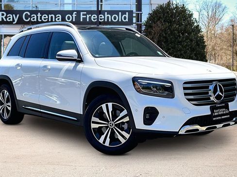 Used 2026 Mercedes-Benz GLB 250 4MATIC image 11