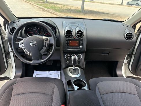 Used 2011 Nissan Rogue SV FWD image 44