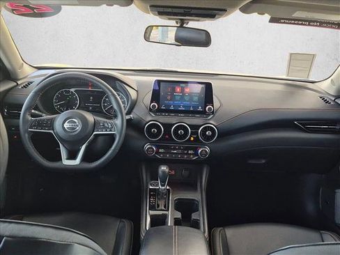 Used 2022 Nissan Sentra SR w/ SR Premium Package image 17