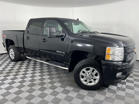 Used 2012 Chevrolet Silverado 2500 LTZ w/ LTZ Plus Package AWD/4WD image 2
