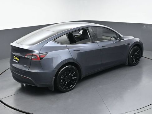 Used 2023 Tesla Model Y Long Range AWD/4WD image 3