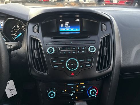 Used 2017 Ford Focus SE image 22