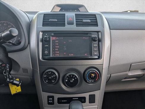 Used 2013 Toyota Corolla LE image 13