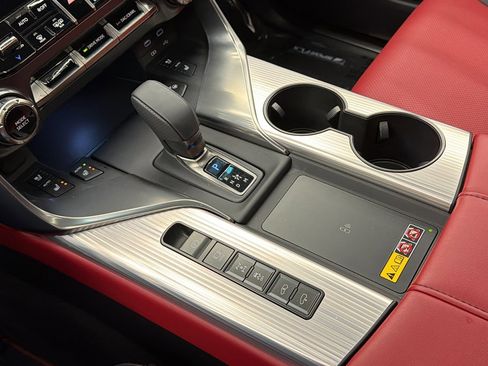 Used 2025 Lexus LX 700h F Sport image 22