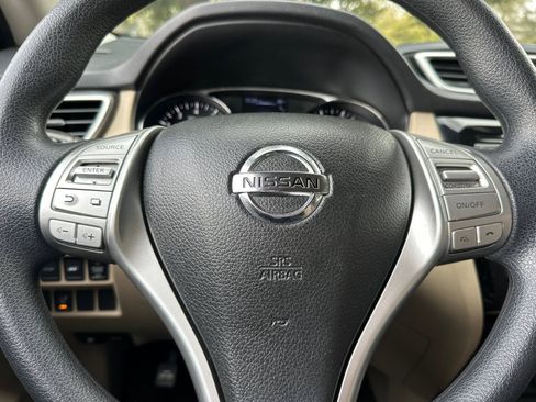 Used 2016 Nissan Rogue SV w/ SV Premium Package image 30