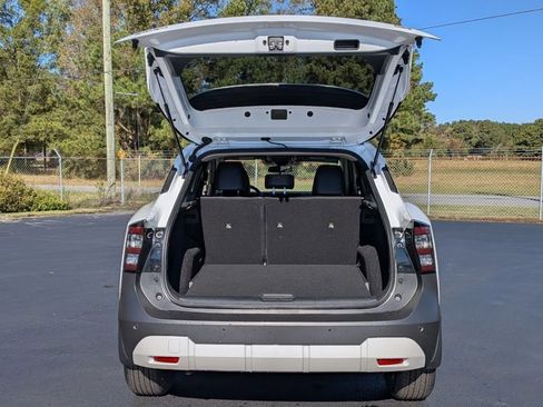 Certified 2025 Nissan Kicks SR image 28