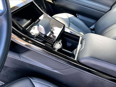 Used 2024 Land Rover Range Rover Sport SE image 16