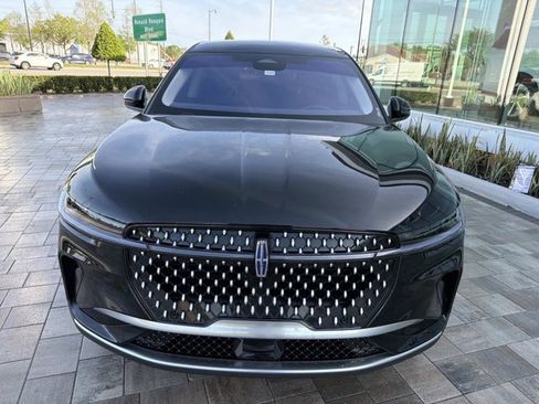 Used 2024 Lincoln Nautilus Premier image 6