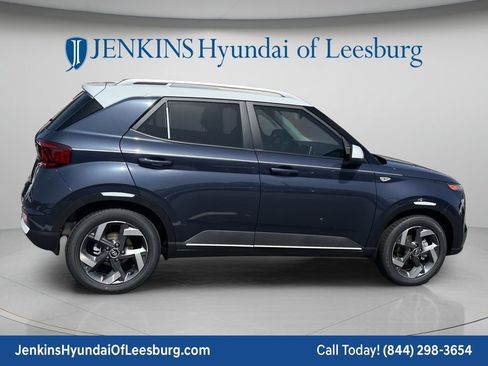 New 2026 Hyundai Venue SEL FWD image 4