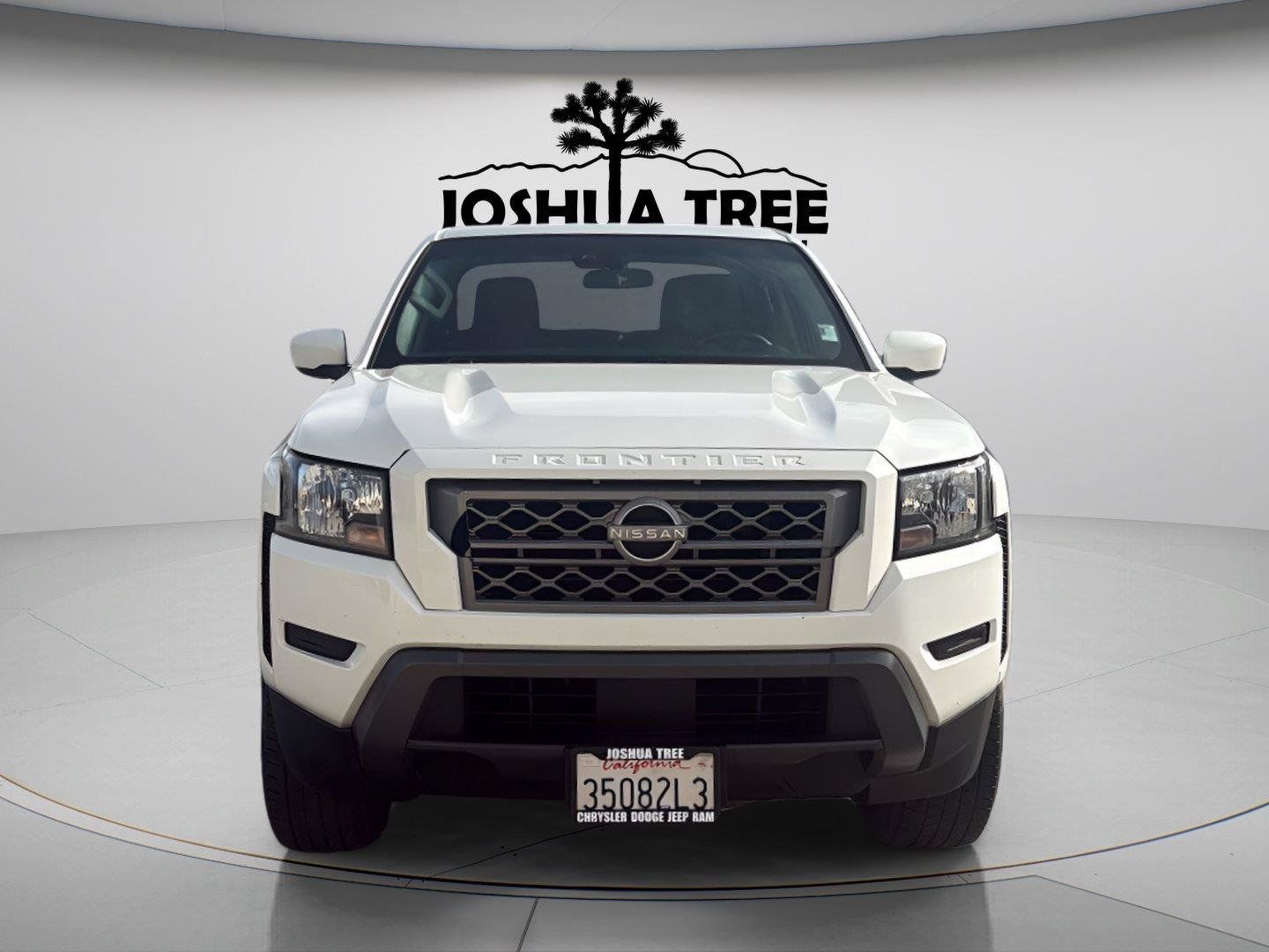 Used 2022 Nissan Frontier SV w/ Technology Package RWD image 3