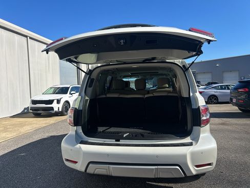 Used 2018 Nissan Armada Platinum image 10