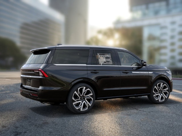New 2027 Lincoln Navigator Reserve AWD/4WD image 7