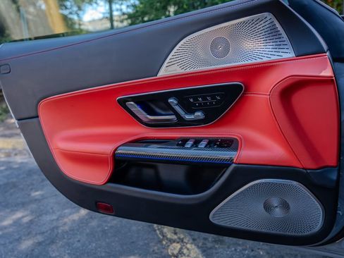 Used 2022 Mercedes-Benz SL 63 AMG 4MATIC image 17