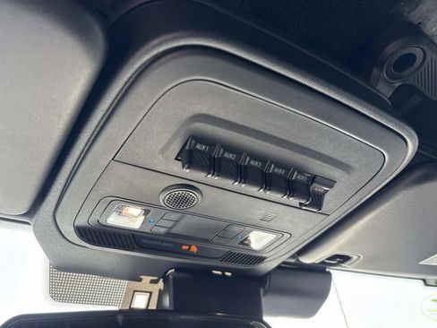 New 2026 Ford Bronco Badlands w/ Sasquatch Package AWD/4WD image 32