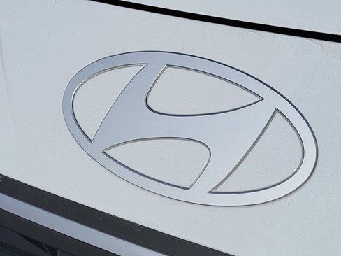 New 2025 Hyundai Elantra SEL image 13