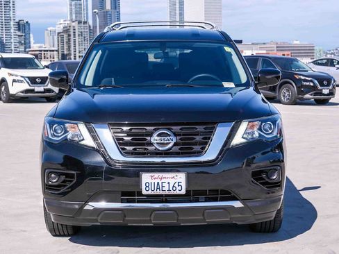 Used 2020 Nissan Pathfinder S FWD image 2