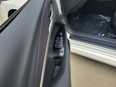 Used 2025 Toyota Camry LE FWD image 10