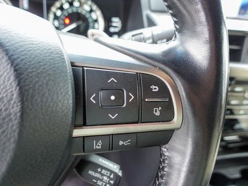 Used 2020 Lexus LX 570 4WD w/ 3rd Row & Luxury Pkg image 16