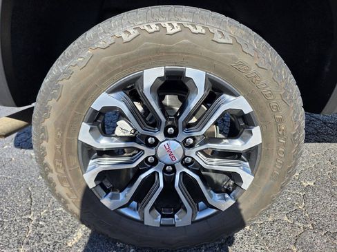 Used 2024 GMC Canyon Denali AWD/4WD image 36