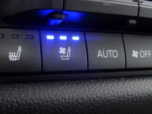 Used 2023 Toyota Sequoia Limited image 34