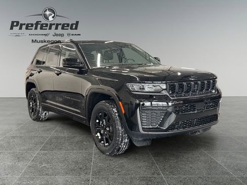 New 2026 Jeep Grand Cherokee Altitude AWD/4WD image 1