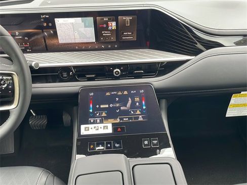 New 2026 INFINITI QX80 Autograph w/ Premium Cargo Package image 27