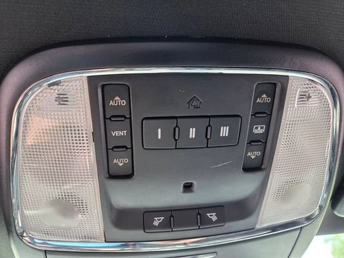 Used 2014 Chrysler 300 S w/ Light Group RWD image 33