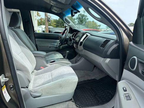 Used 2011 Toyota Tacoma PreRunner image 22