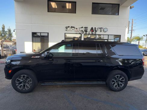 Used 2023 Chevrolet Suburban Z71 w/ Luxury Package image 3